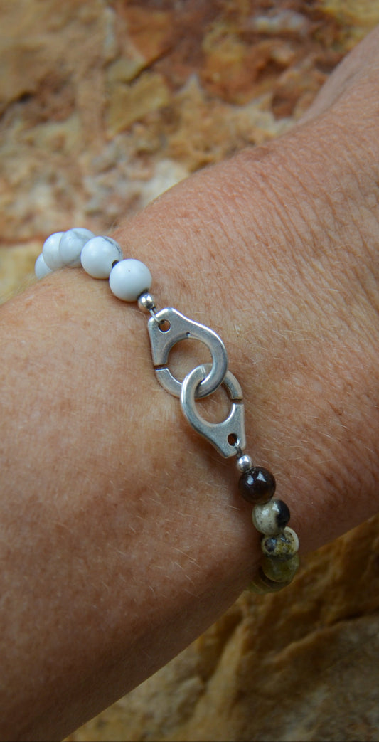 Natural stone bracelet "Troyes" Green Garnet X White Howlite