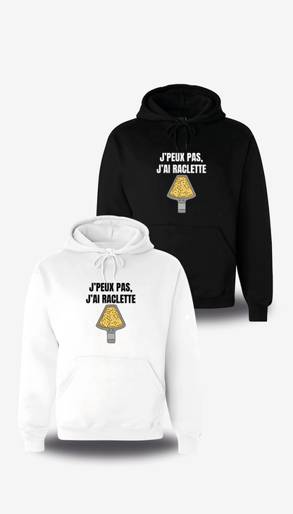 Sweatshirt à capuche « J'peux Pas J'ai Raclette » en blanc et noir, vus de face, design communauté et humour beauf