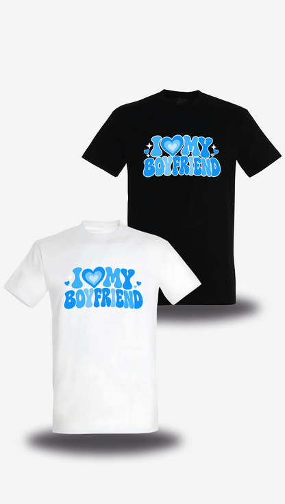 T-shirt « I Love My Boyfriend » en blanc et noir, vus de face, design amour et couple